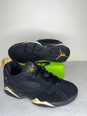 Jordan Men's Low Top Sneakers in Black and Gold